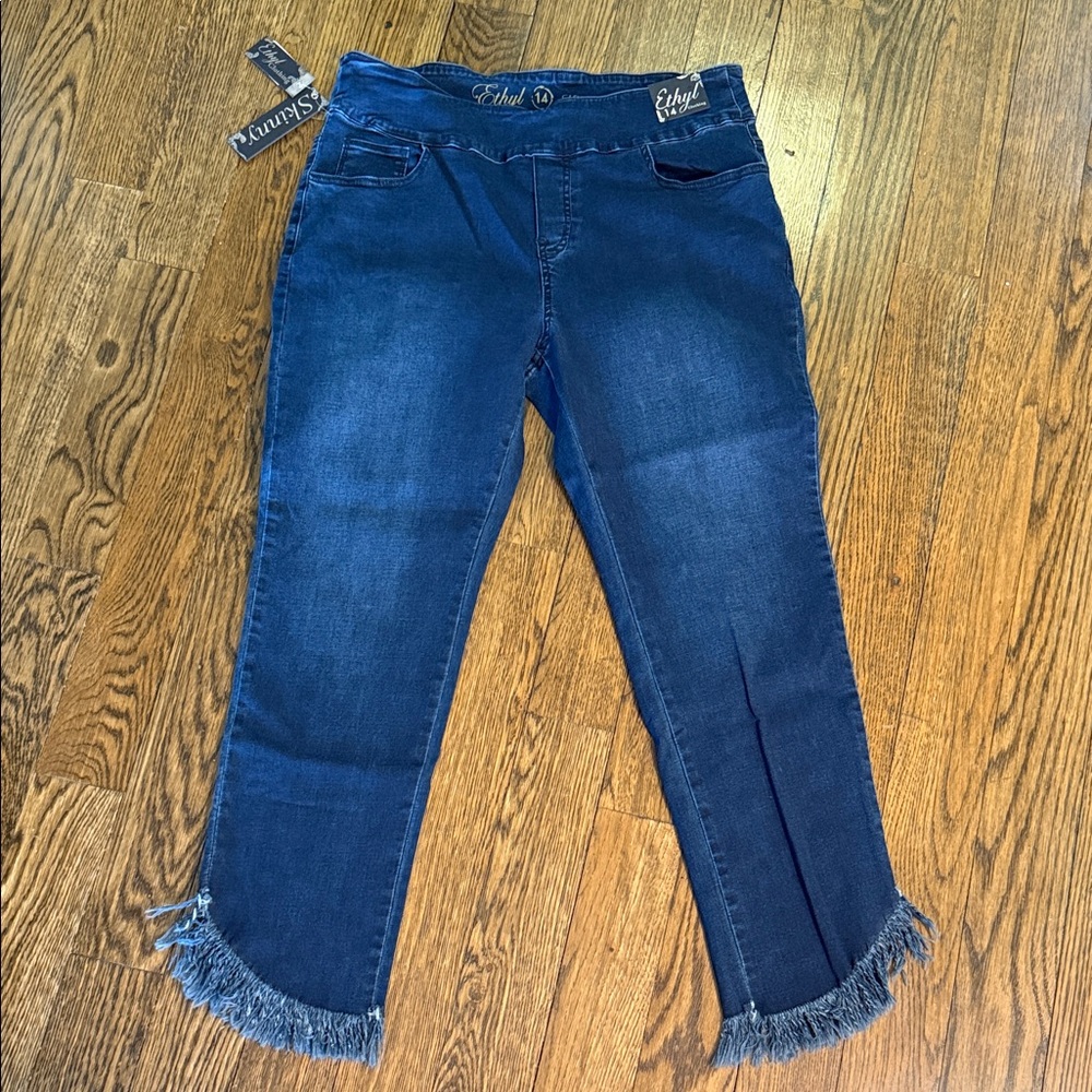 Ethyl Dark Blue Skinny Jeans with Frayed Hem